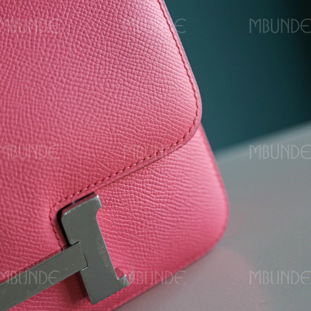 Hermes Constance 19CM 1Q 奶昔粉 银扣 Epsom 抓住夏天的尾巴再做一会儿粉嫩少女吧