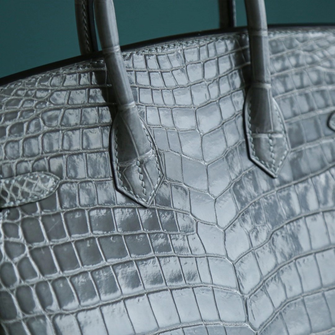 爱马仕官网 Hermes Birkin 25CM 冰川蓝 亮面两点鳄鱼 金扣 爱马仕鳄鱼铂金包