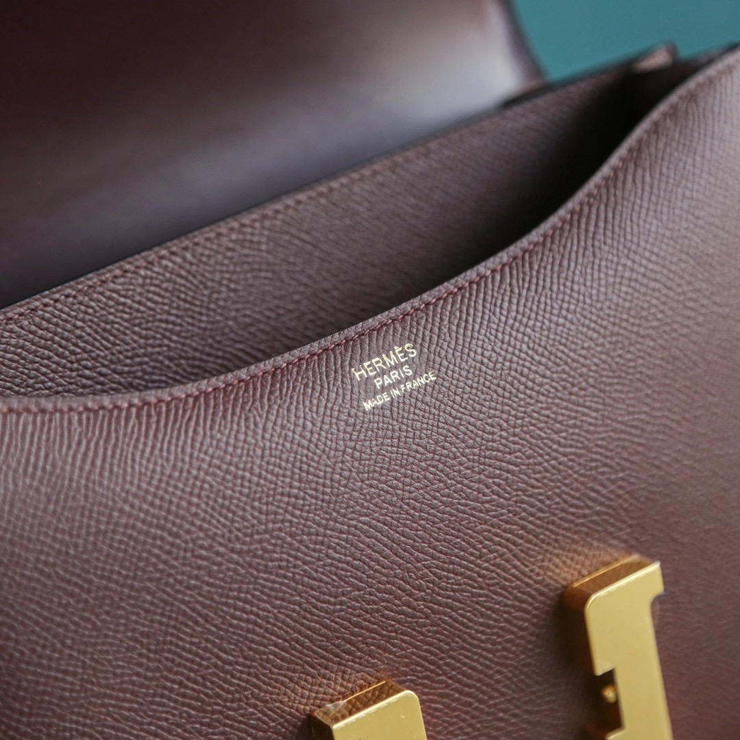Hermes 空姐包 Constance 24cm 酒红色 Epsom 金扣 秋冬季节最好卖的颜色之一，很好配衣服哦