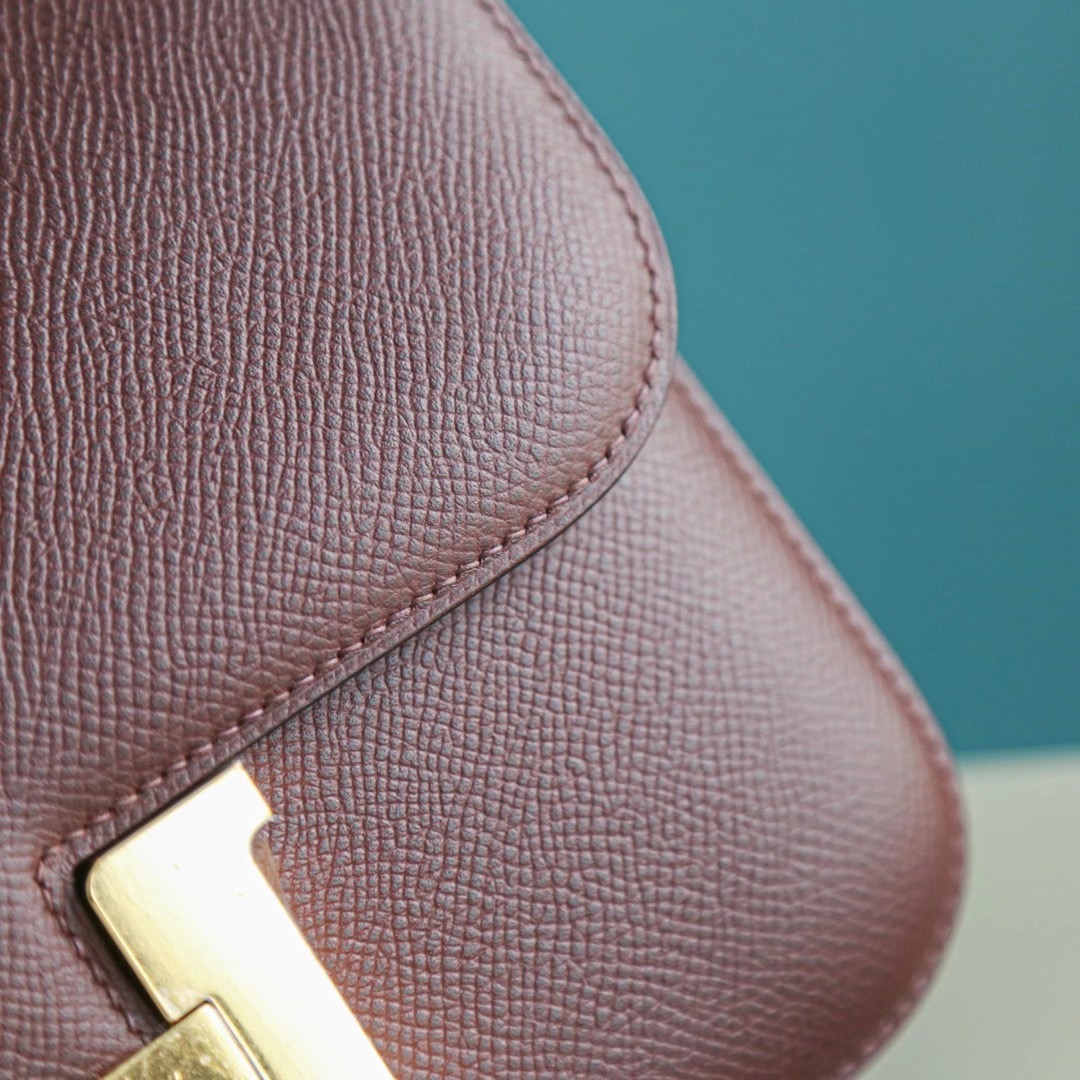 Hermes 空姐包 Constance 24cm 酒红色 Epsom 金扣 秋冬季节最好卖的颜色之一，很好配衣服哦