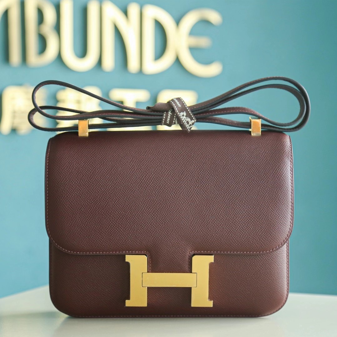 Hermes 空姐包 Constance 24cm 酒红色 Epsom 金扣 秋冬季节最好卖的颜色之一，很好配衣服哦