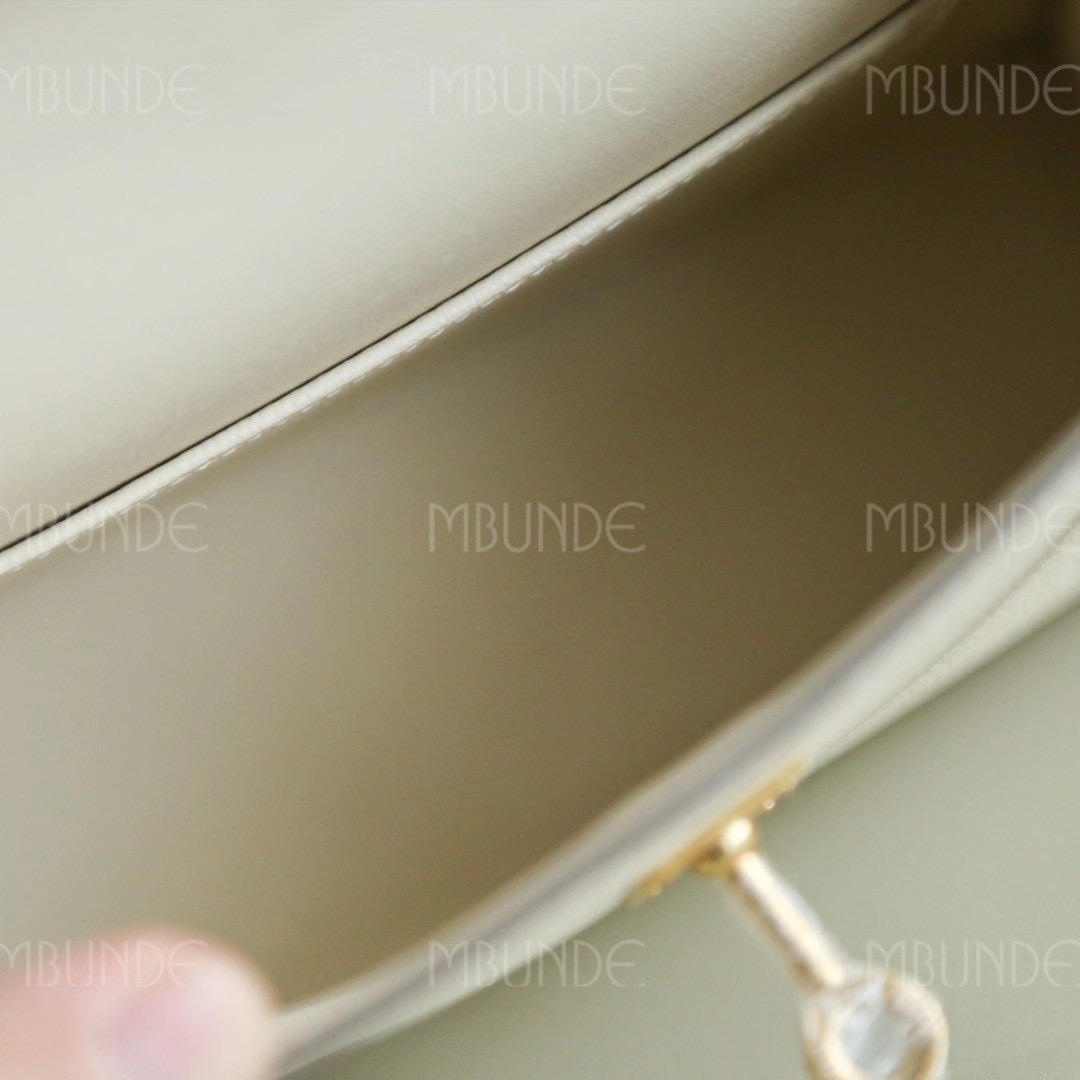 爱马仕包包定制 Hermes Mini Kelly 2代 Epsom 奶昔白 金扣