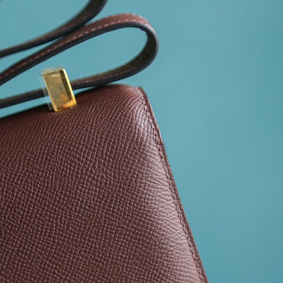 Hermes 空姐包 Constance 24cm 酒红色 Epsom 金扣 秋冬季节最好卖的颜色之一，很好配衣服哦
