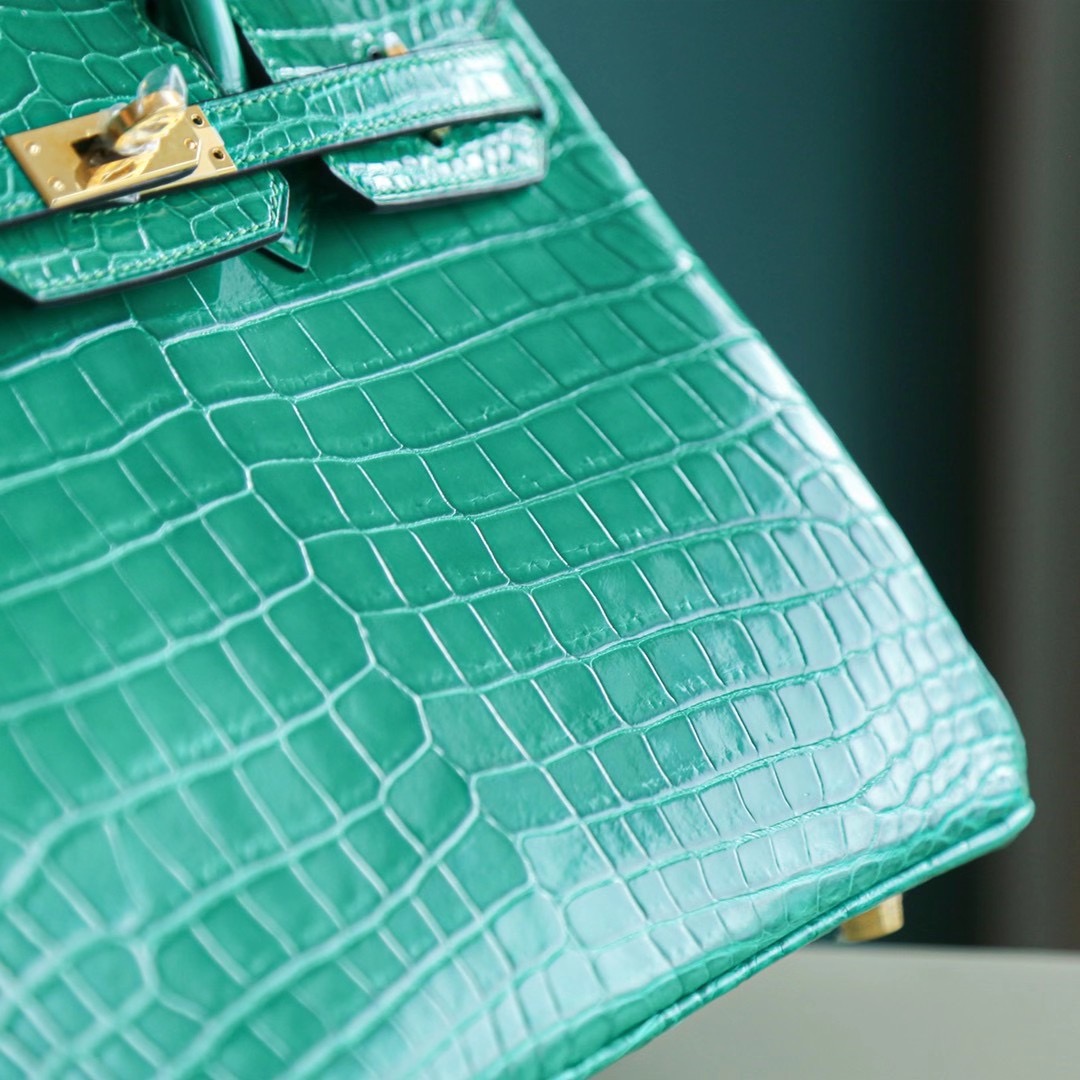 【热门色】爱马仕铂金包 Birkin 25CM 6Q 翡翠绿 金扣 亮面两点鳄鱼