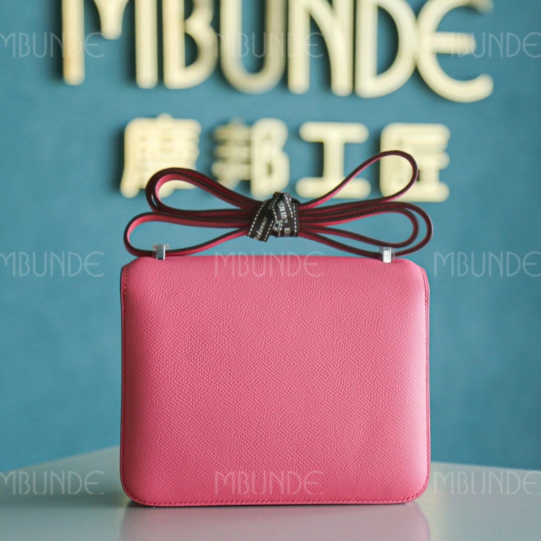 Hermes Constance 19CM 1Q 奶昔粉 银扣 Epsom 抓住夏天的尾巴再做一会儿粉嫩少女吧