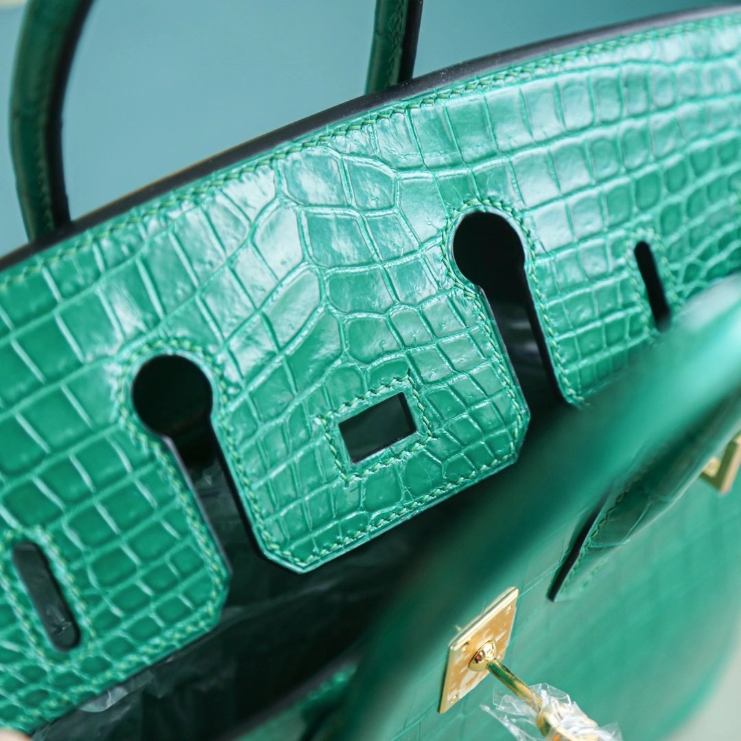 【热门色】爱马仕铂金包 Birkin 25CM 6Q 翡翠绿 金扣 亮面两点鳄鱼