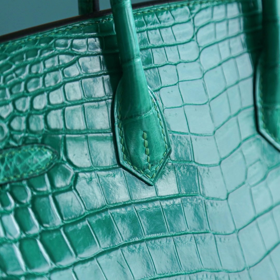 【热门色】爱马仕铂金包 Birkin 25CM 6Q 翡翠绿 金扣 亮面两点鳄鱼