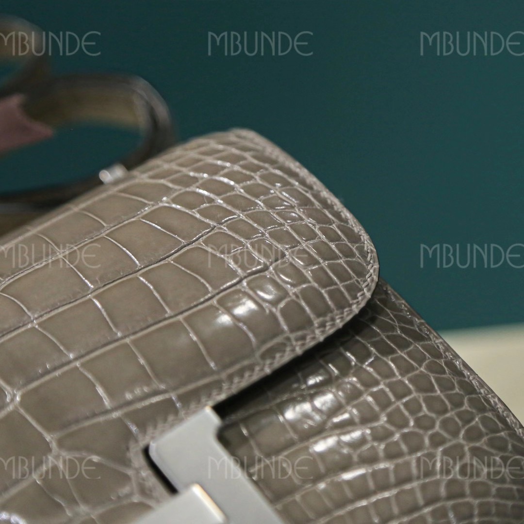 Hermes Constance 19CM 斑鸠灰 亮面美洲鳄鱼 银扣 小辣椒同款的空姐包 上身很好看 很百搭