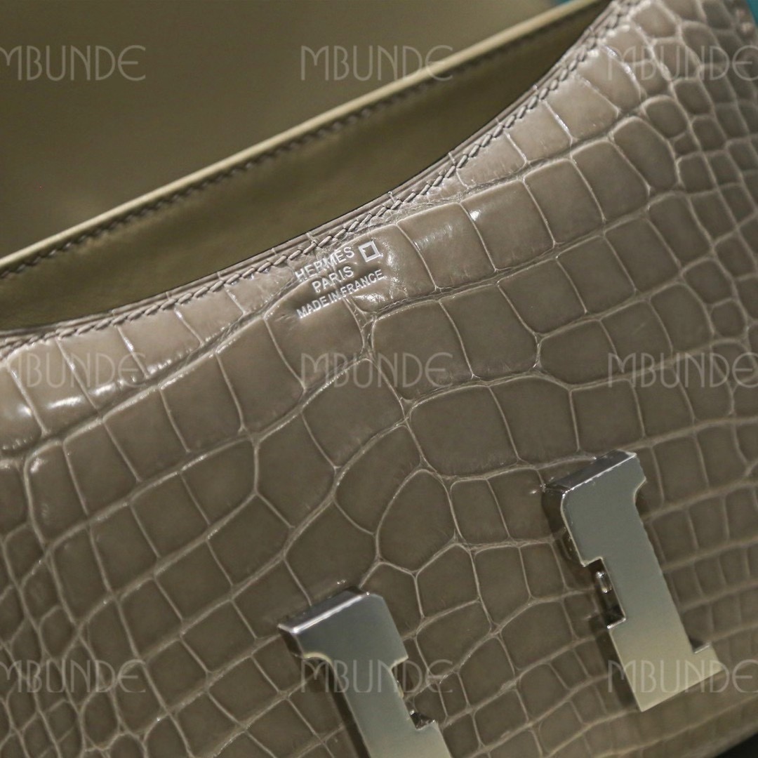 Hermes Constance 19CM 斑鸠灰 亮面美洲鳄鱼 银扣 小辣椒同款的空姐包 上身很好看 很百搭