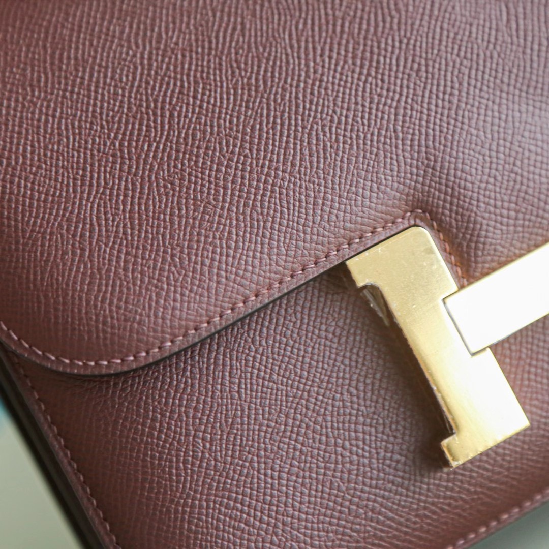 Hermes 空姐包 Constance 24cm 酒红色 Epsom 金扣 秋冬季节最好卖的颜色之一，很好配衣服哦
