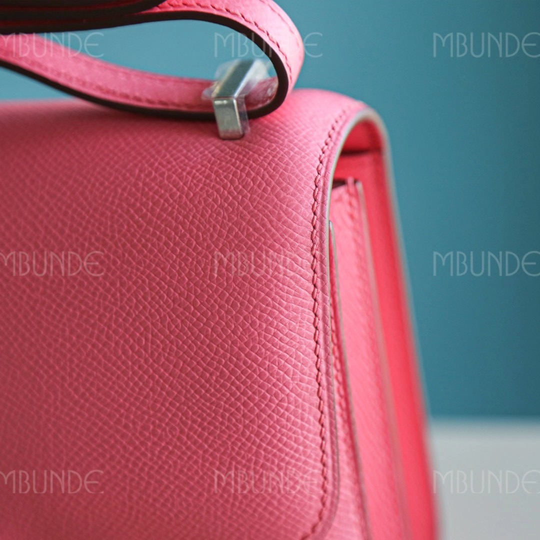 Hermes Constance 19CM 1Q 奶昔粉 银扣 Epsom 抓住夏天的尾巴再做一会儿粉嫩少女吧