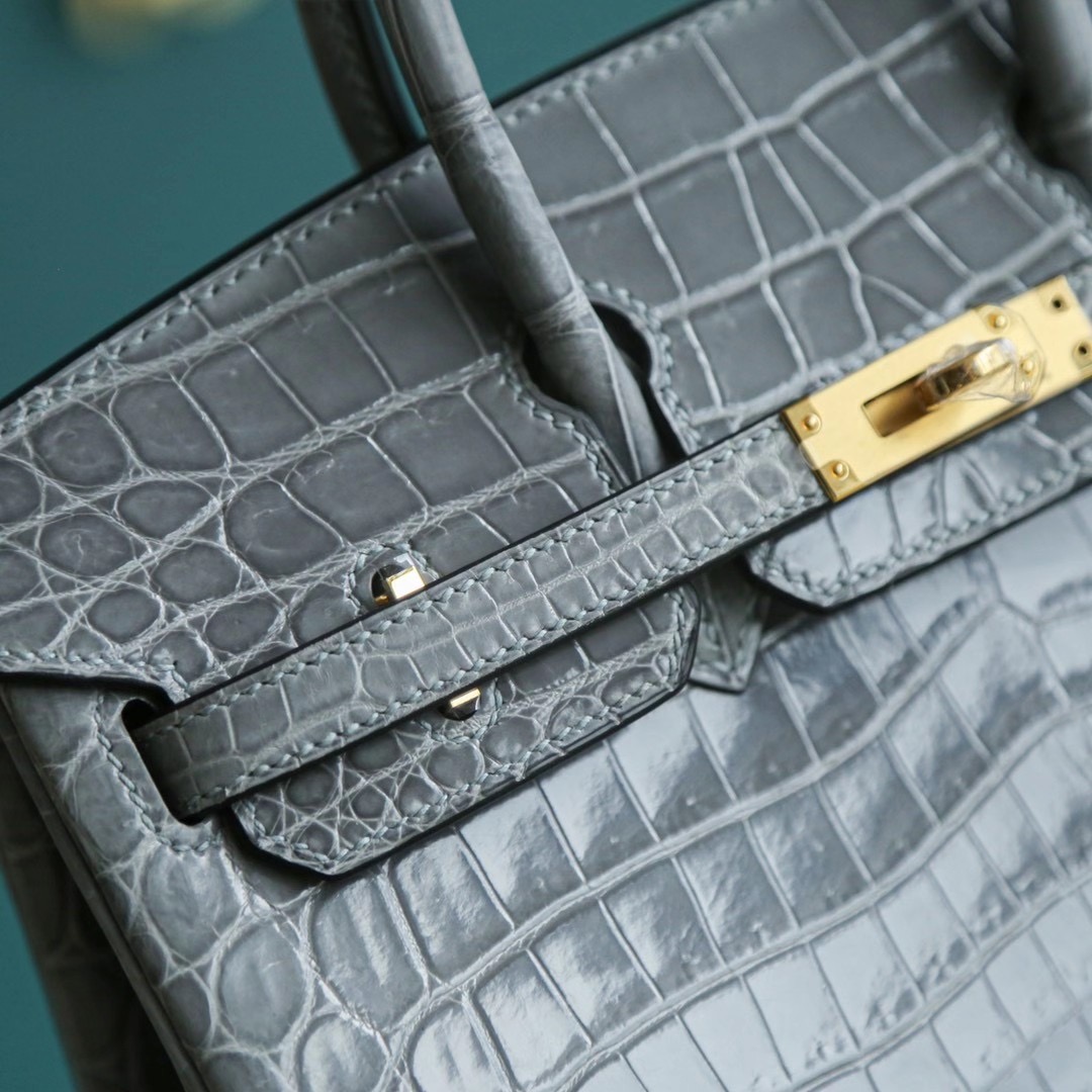 爱马仕官网 Hermes Birkin 25CM 冰川蓝 亮面两点鳄鱼 金扣 爱马仕鳄鱼铂金包