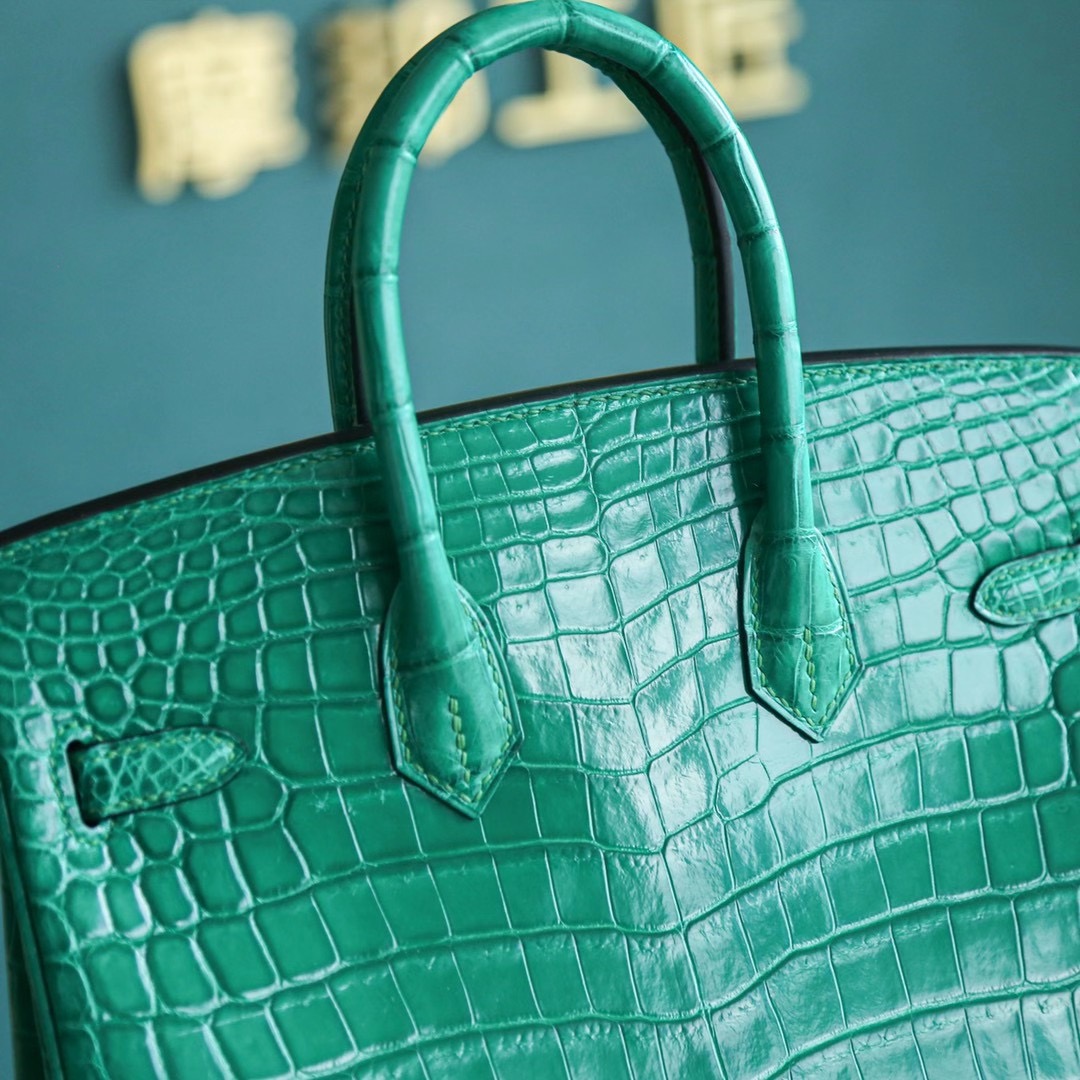 【热门色】爱马仕铂金包 Birkin 25CM 6Q 翡翠绿 金扣 亮面两点鳄鱼