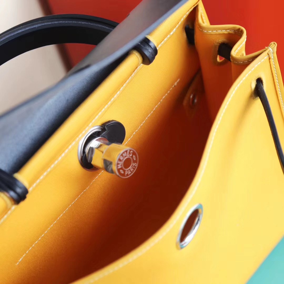Hermes Herbag 31CM 帆布包 黑色拼琥珀黄