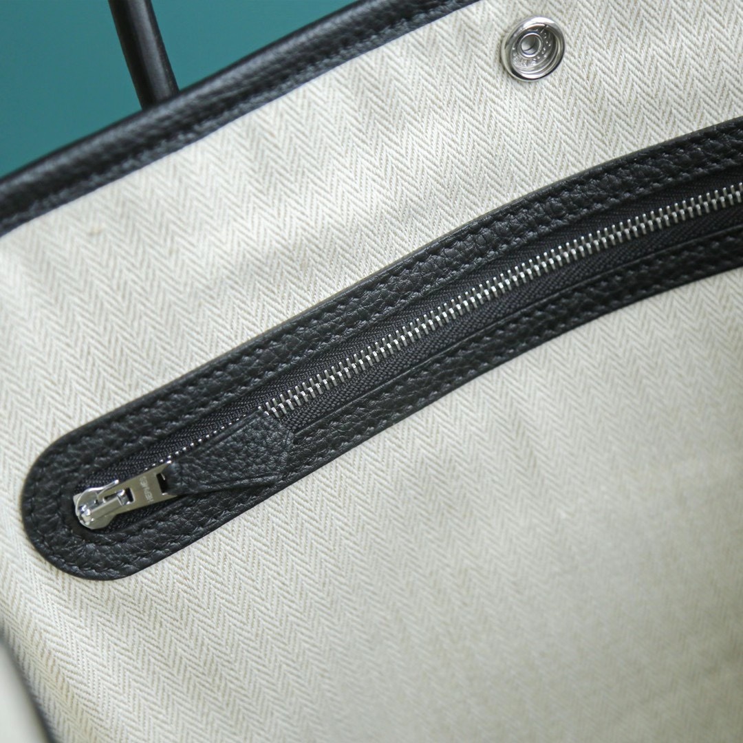 Hermes  Garden Party 花园包 36cm 黑色拼帆布 熊猫色，超级轻盈方便，最适合当妈妈包