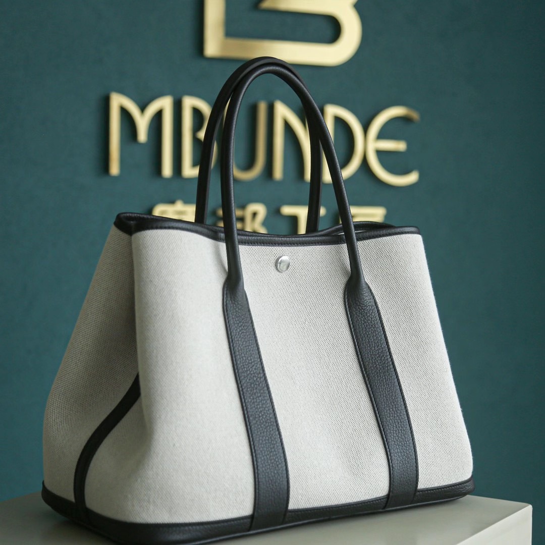 Hermes  Garden Party 花园包 36cm 黑色拼帆布 熊猫色，超级轻盈方便，最适合当妈妈包