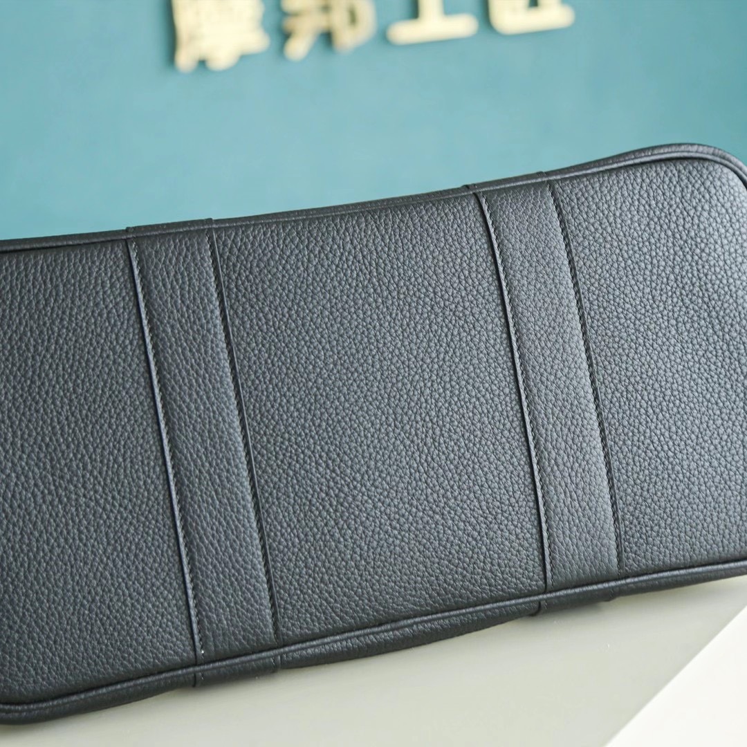 Hermes  Garden Party 花园包 36cm 黑色拼帆布 熊猫色，超级轻盈方便，最适合当妈妈包